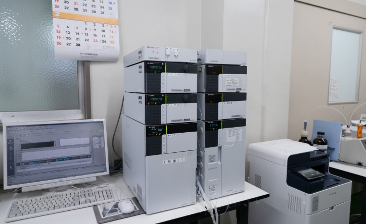  High-performance liquid chromatography + PDA detector